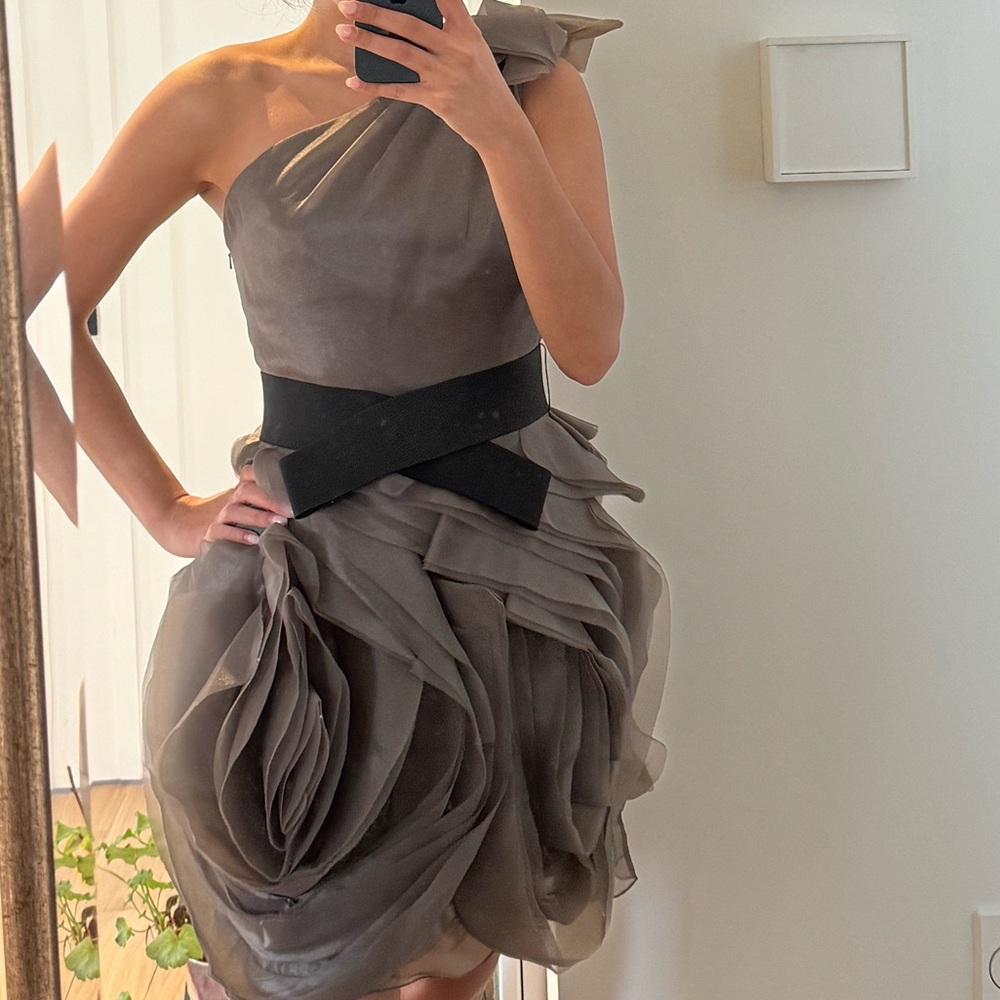 Unique stylish Vera Wang dress! - Picture 1 of 2